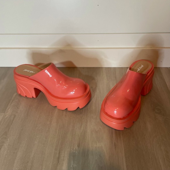 SOLD Nasty Gal bright salmon platform clogs - Picture 12 of 15